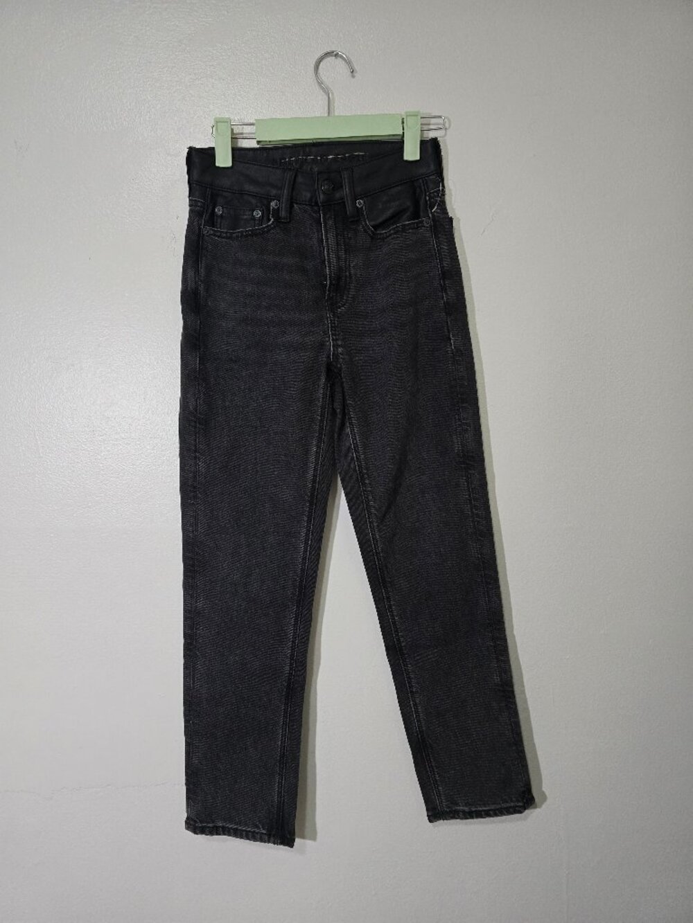 NWT AE High Rise Straight Leg 000 Short